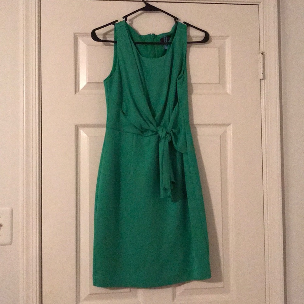 The Limited Green front tie dress 🍀